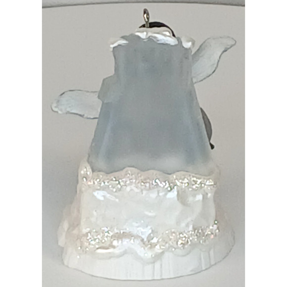 Mumble Moves! 2006 Hallmark Happy Feet Ornament QXI3086 - Picture 6 of 11